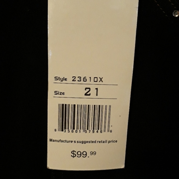 Nwt le more Platinum plush distressed jeans - Picture 5 of 10